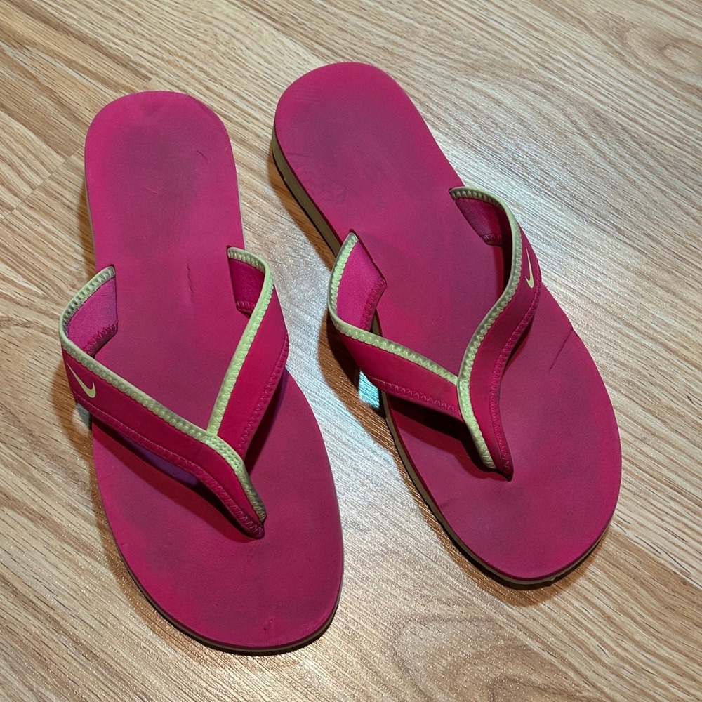 Nike Womens Pink Lime Green Thong Flip Flop Sandals Size W10